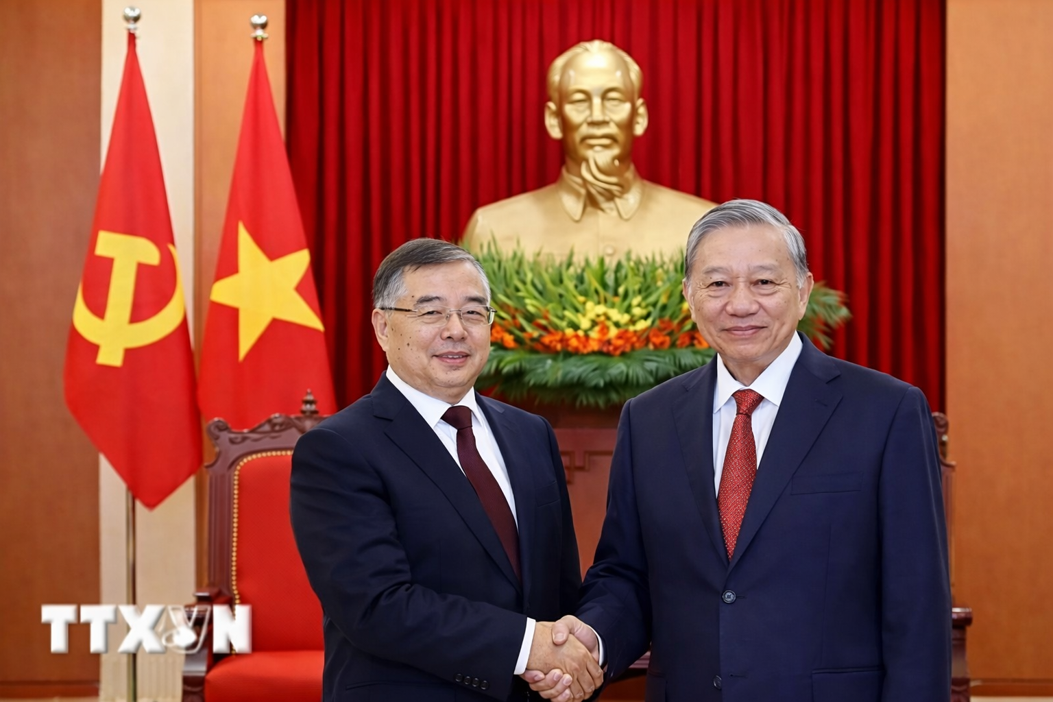 Ngày 13/11, tại Trụ sở Trung ương Đảng, Tổng Bí thư Tô Lâm đã tiếp đồng chí Lý Thư Lỗi